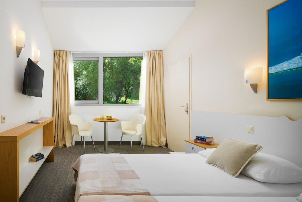 Sunny By Valamar Hotel